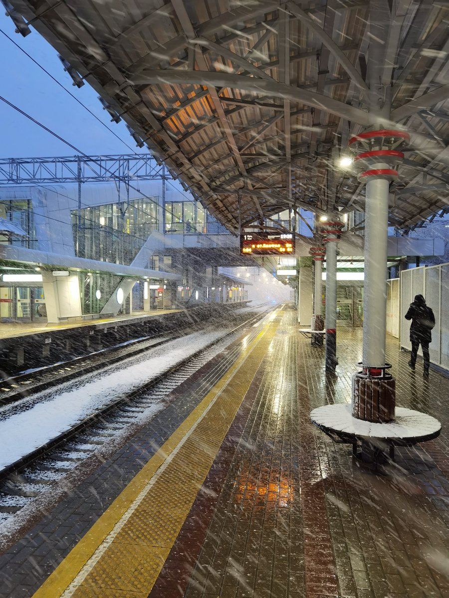 _ajimaster's tweet image. Апрель в Москве🤨😢