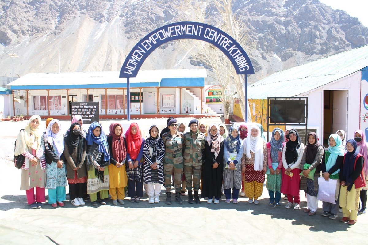 firefurycorps's tweet photo. #WorldHealthDay
Forever in Operations Division conducted lecture on Health and Hygiene at Women Empowerment Centre #Khumbathang. Lecture and medical check-up for students at Army Goodwill School #Farona #IndianArmyPeoplesArmy
@adgpi
@NorthernComd_IA
@lg_ladakh https://t.co/0UyNG0fy34