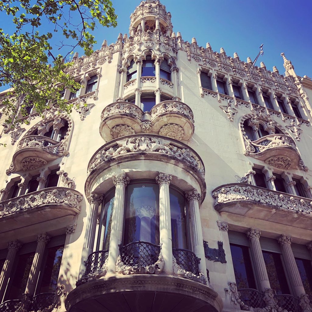 LocultoSe4's tweet photo. Walking the streets of Barcelona… #Barcelona #bww @bcnwineweek #flavoursofspain #loculto #wineimporters #specialist #naturalwines #organicwines #biodynamicwines #realspain https://t.co/fCCvgMUusS