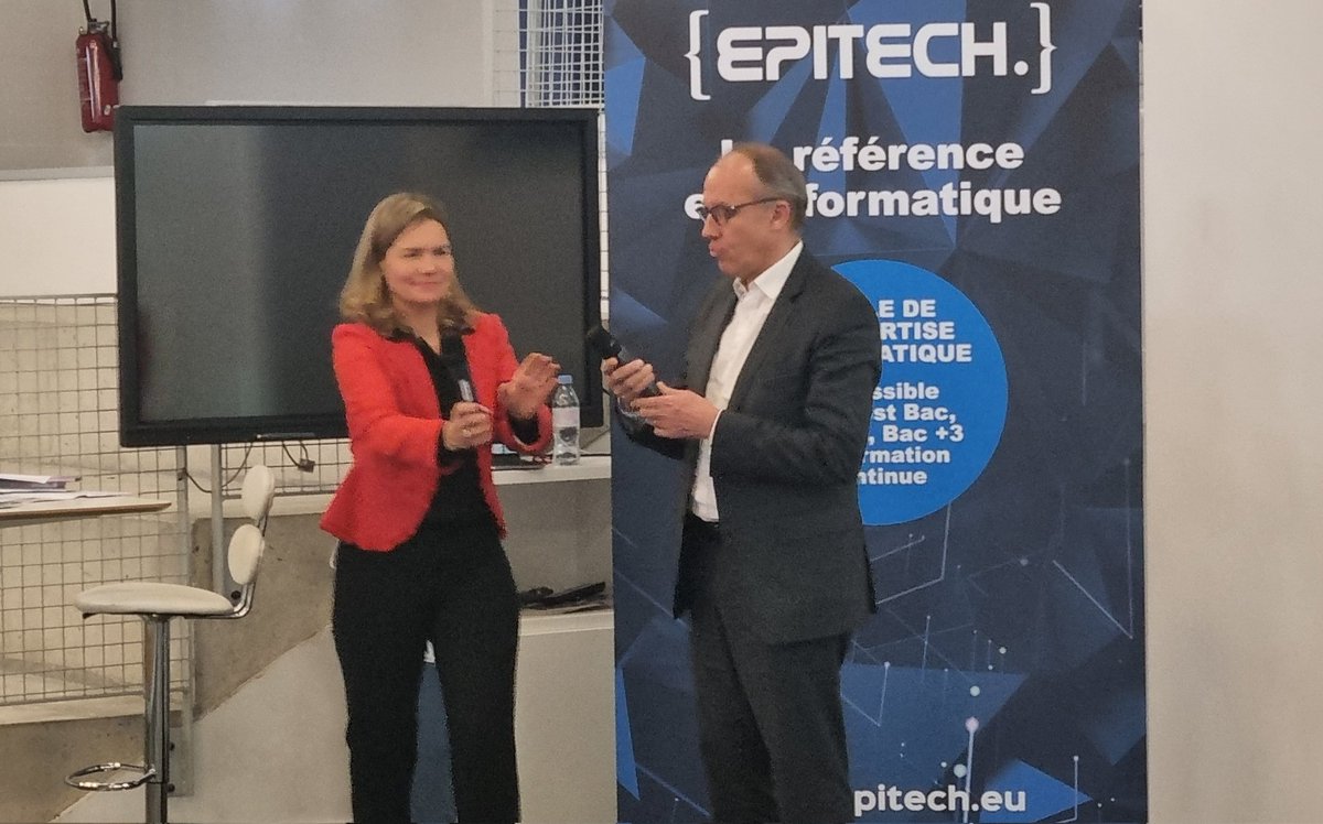 Ym78200's tweet photo. #MCWomaccelerator22 @Epitech
🎙 Pierre Deheunynck
🗣 Le monde a toujours changé, mais aujourd'hui ce changement s'accélère comme nous ne l'avons jamais connu avant.
#womaccelerator #leadership #mentoring https://t.co/RRHXkTNNQH