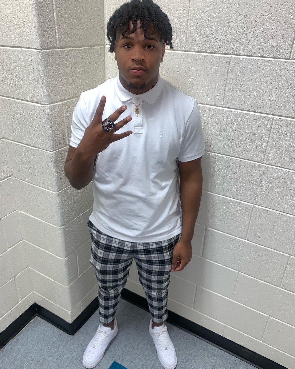 AD ❤️🦍 tweet media