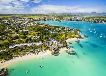 east_facts's tweet photo. IMAGES: Grand Baie in Mauritius https://t.co/bKHoK90QwL