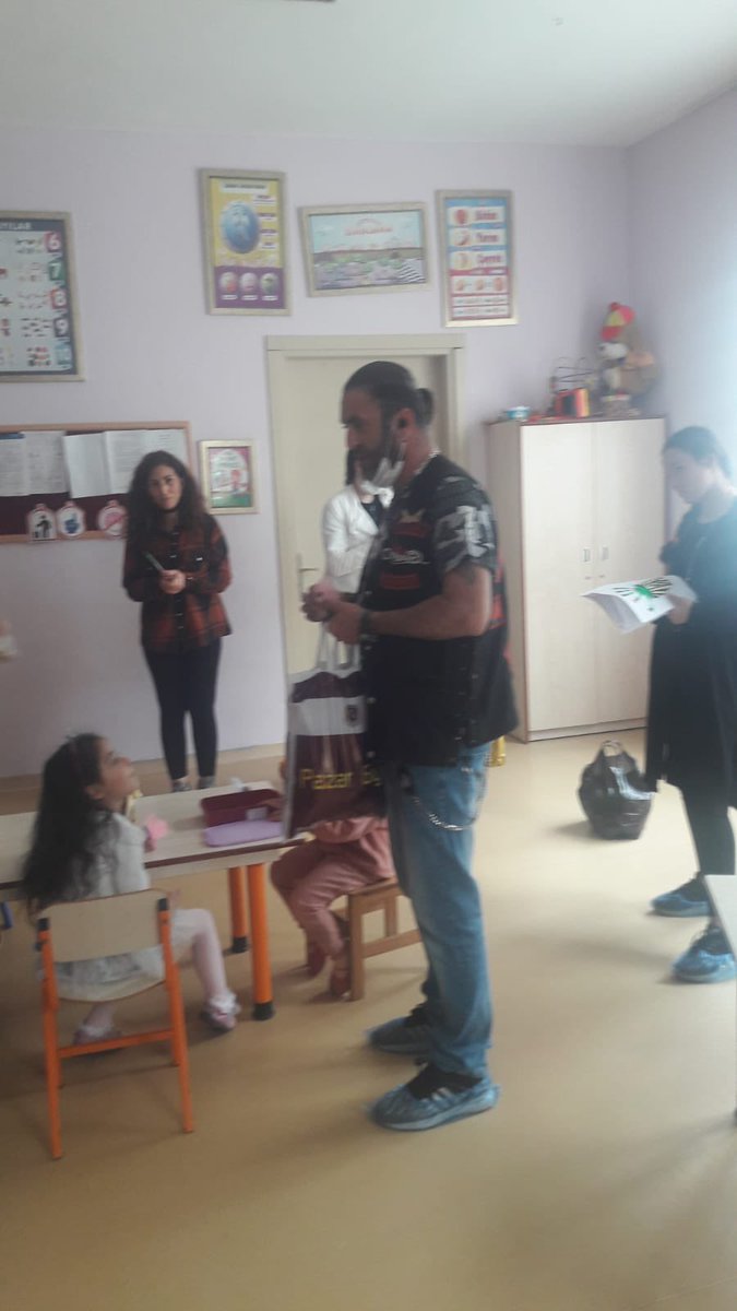 Ağaç  candır🌳Değerli velimiz yürütmüş oldukları Orman baba kampanyasında öğrencilerimize palamut ağacı tohumu hediye etti. Kendisine çok teşekkür ediyoruz. <a href="/AnaokuluNecmiye/">Necmiye Gençalioğlu Anaokulu</a> <a href="/MarmarisMem/">Marmaris İlçe Millî Eğitim Müdürlüğü</a> <a href="/Mustafaca02/">Mustafa ÇAYLI</a>