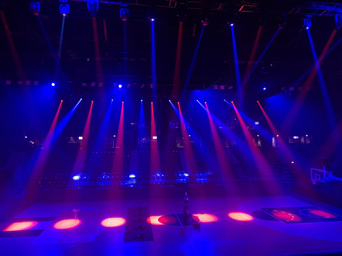 icipoitou's tweet photo. France Bleu Poitou en direct de l’Arena Futuroscope jusqu’à 19h https://t.co/LPnKBUI2t4