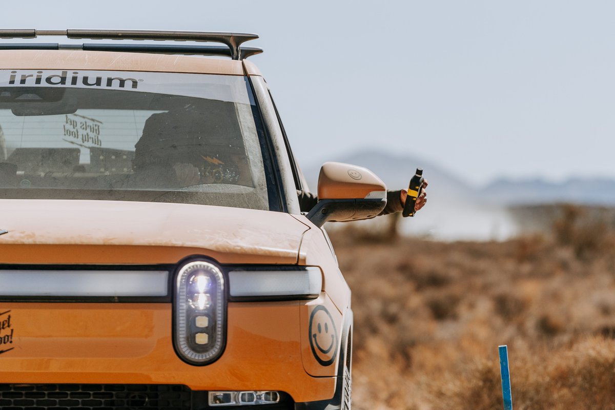 rebellerally's tweet photo. @IridiumComm
@IcomAmericaInc
@roadpost
@ybtracking
What do all of the above have in common? Keeping the Rebelle connected - even in the most remote locations.π‘
Photos by Regine Trias @NicoleDreon @DeskToGlory #rebellerally #iridium #roadpost #icomamerica #ybtracking https://t.co/xSUfrcLC1k