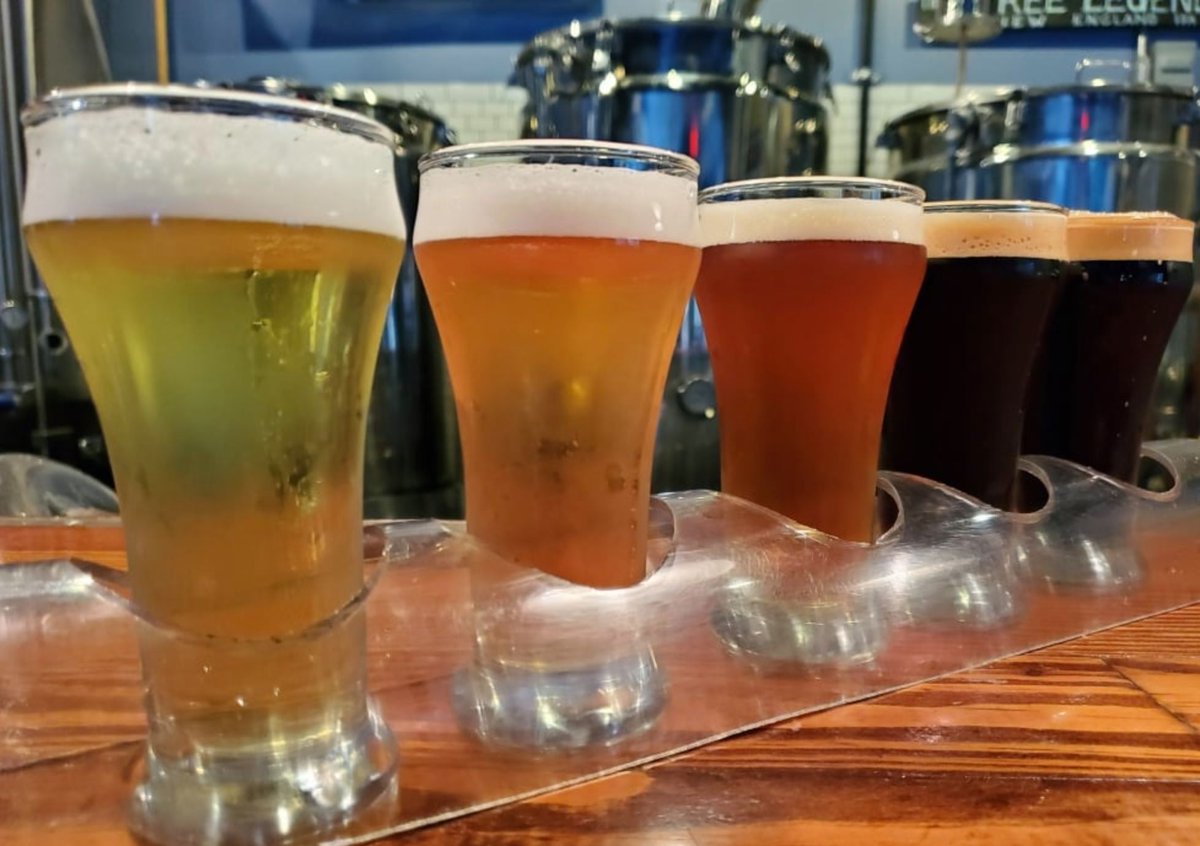 downtownakron's tweet photo. 🍻Happy #NationalBeerDay! Today's also the Launch of the 2022 Summit Brew Path, organized by @AkronSummitCVB. Some #downtownAkron brewers on the path include 👉🏽 @akronymbrewing @MissingFallsBru @rsheabrewing
Find out all about it https://t.co/mJrkSV7ITH #summitBrewPath https://t.co/hcIPDIjBzi