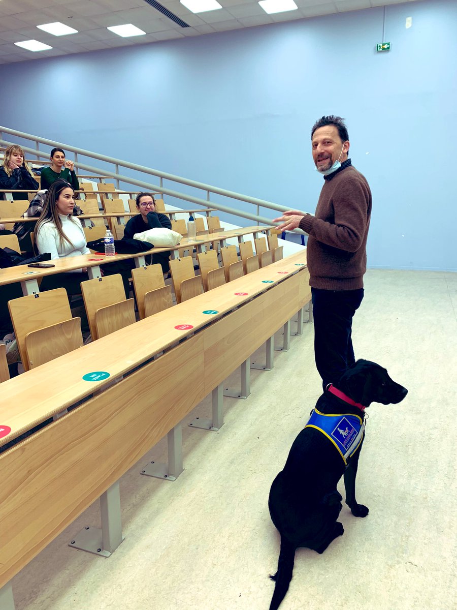 Mrs_Kerg's tweet photo. #SemaineDesLangues
“What’s in a name? That which we call a rose 🌹
By any other name would smell as sweet.”
Juliet, Act 2 Scene 2
Drama workshop @DTTheatreCo 🎭 @UniversiteCergy for #Meef2 🎓 Today, a word, a memory, a feeling
#shakespeare #sharing #joy
@Angl_Versailles https://t.co/aYyES3MePq
