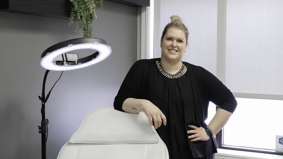 Meet Cait Smith, owner of Elite Esthetics! Available services include: lash extensions, sugar hair removal, #microblading, #waxing services and lift and tints. Book an appt at buff.ly/3jdoCUT or call 226.241.5707.
📍4 Park Ave W
#lashextensions #ThisIsLocal