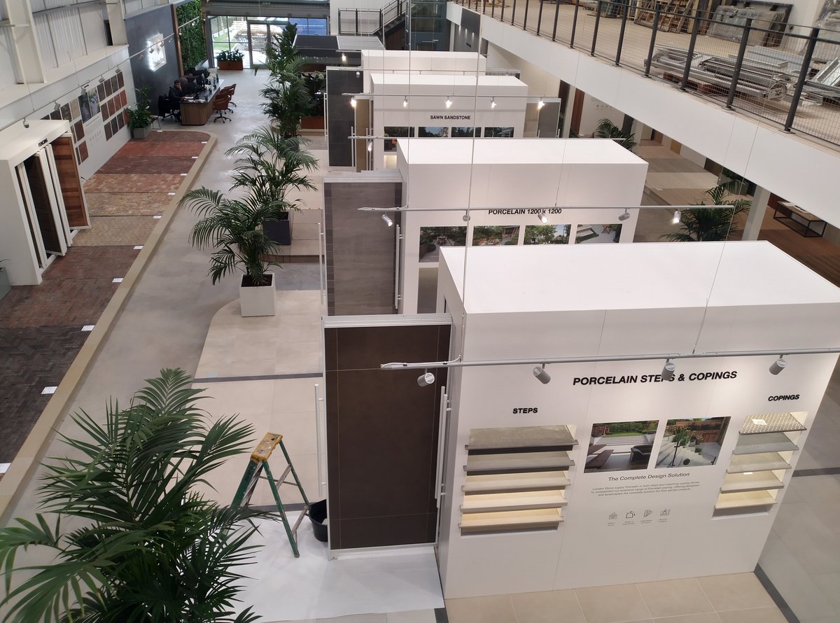 gardendesigncom's tweet photo. Spent some time today @_LONDONSTONE spanking new Birmingham display centre with @sm74w showing the fantastic range of #landscaping products. A great resource to impress potential customers. https://t.co/tFGONU9Ufx