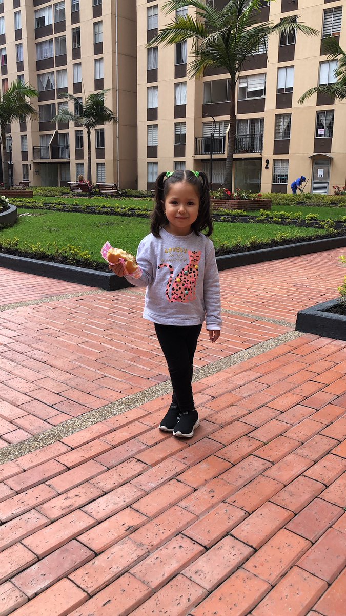 sammyacevedo's tweet photo. @RadioPlaneta969 hola chicoooos gracias por esa energía tan genial!!! Aquí les dejo la foto de mi hija Violetta Brand… Tocaya de futuras hija de maravillosos nuestros locutores!! Felizdía desde la capi!! https://t.co/0AqTzuUFy0