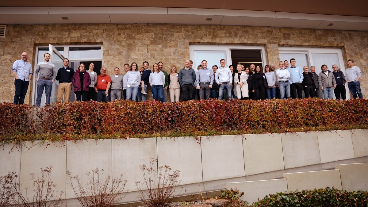 Controlling Microbes to Fight Infections tweet media