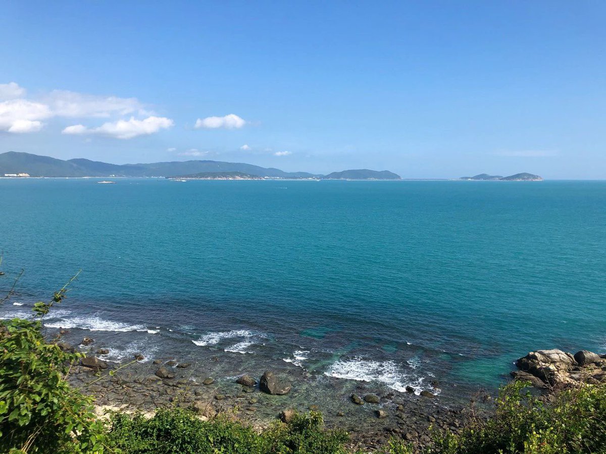 Alice80656810's tweet photo. It's a nice day, and I'm enjoying it. https://t.co/THt8Q0dp1Y