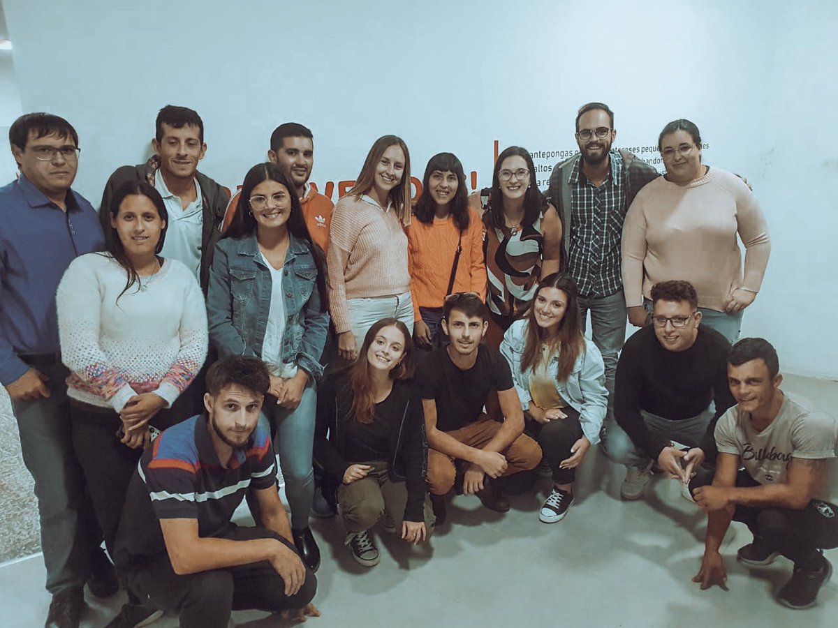 JuventudRER's tweet photo. El martes acompañamos a la #JRViale en la charla debate sobre las brechas y desigualdades entre varones y mujeres dictada por @RudaElina. 

💬 @TreppoJuan | Nos vamos entusiasmados y con muchas esperanzas de que el cambio lo podemos hacer. https://t.co/I2v1mWw7Gf
