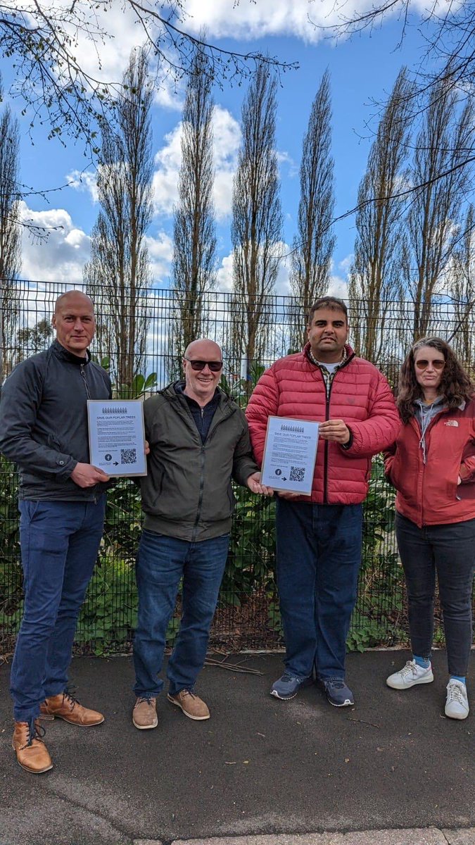 ⁦@stjohns_primary⁩ ⁦<a href="/NavPMishra/">Navendu Mishra</a>⁩ great to see our Stockport MP lending his support to local folk trying to conserve a beautiful grove of 34 poplars, a landmark of Heaton Mersey. Here’s hoping we can retain them and then maintain them for all to enjoy!