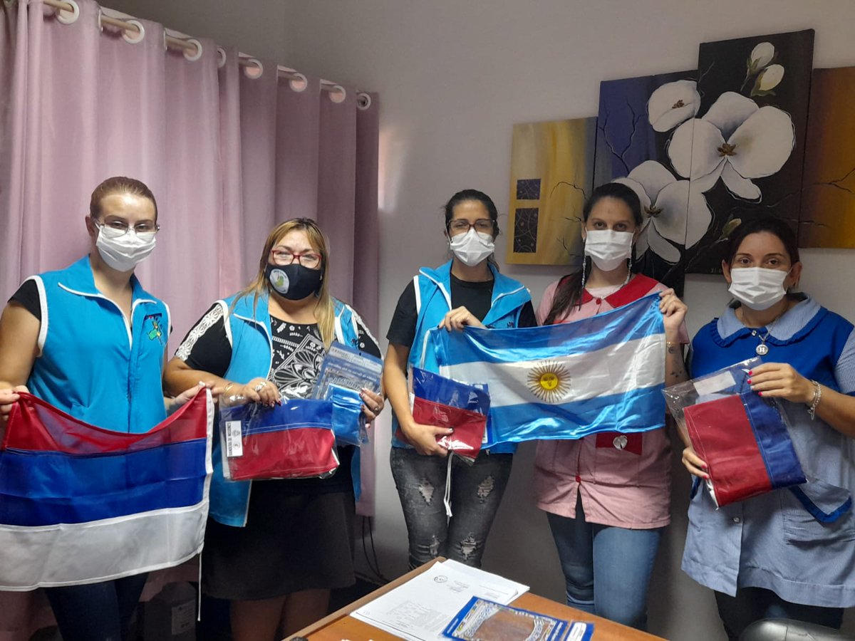 En representación del Secretario Gral <a href="/grillo141/">Ruben Dario</a>, delegadas departamentales de UDPM-Adomis, hicieron entrega de banderitas de mástil y certificados al NENI 2029 de San Antonio.
Gracias por estar todo el año al servicio del colega.