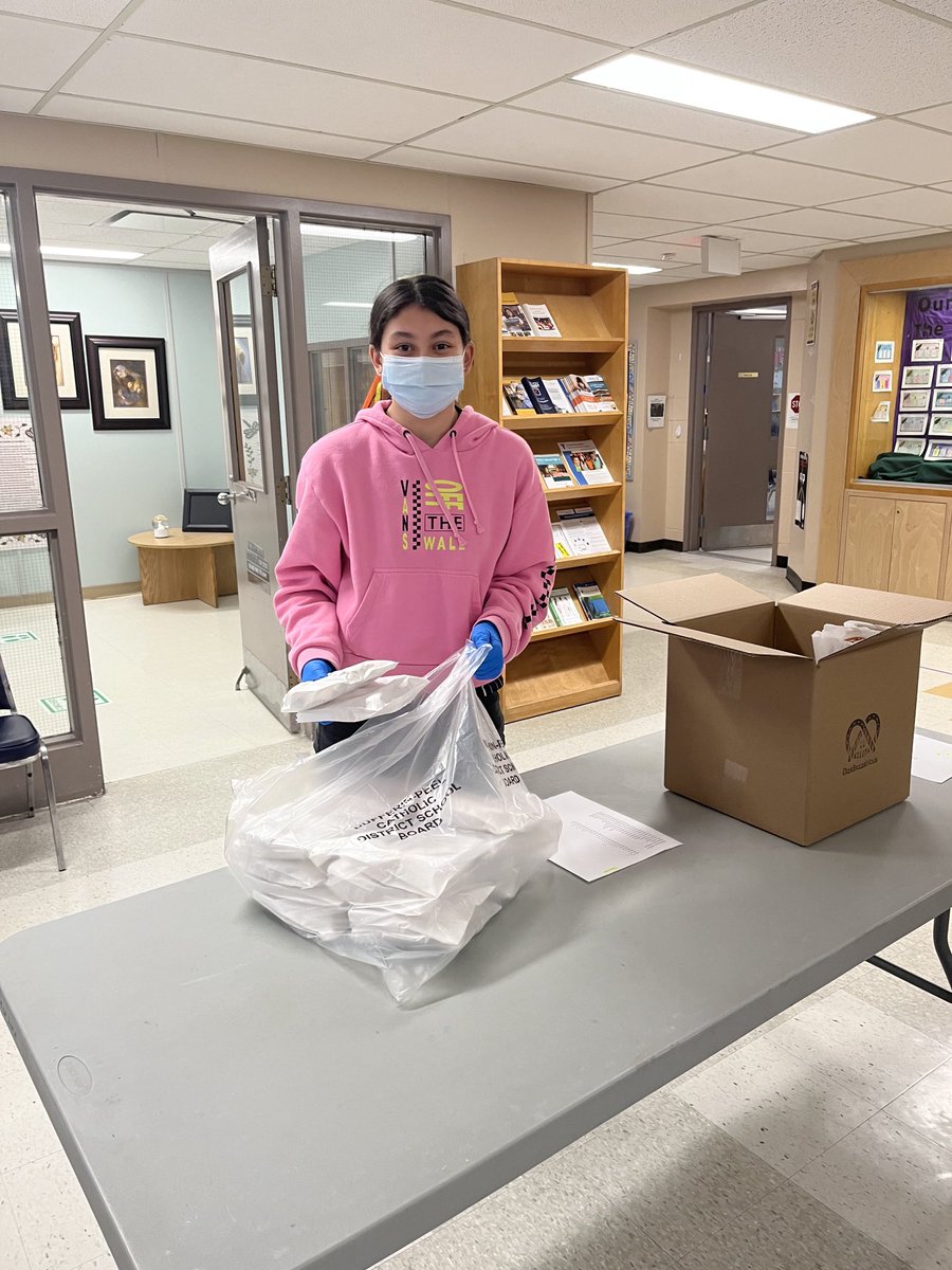 The Lenten Pretzels have arrived! Thank you to our YFAs and all parents who supported this sale for ShareLife. ⁦@Trusteehobin⁩ ⁦<a href="/DPCDSBSchools/">Dufferin-Peel Catholic District School Board</a>⁩ ⁦<a href="/Das_Brezel_Haus/">DasBrezelHaus</a>⁩