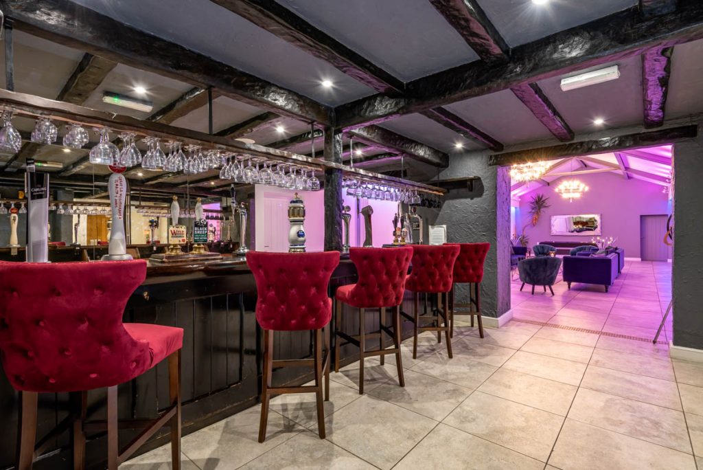 The Horizon House 

Sleeps up to 30🏡
Hot tub🔥
Exclusive Bar🍸
Indoor Sports Hall 🤾‍♂️
Open Plan 😍
Pool Table 🎱

Why wait? Book this property now!
celebrationcottages.co.uk/henpartyhouses…

Contact us: 
Hello@celebrationcottages.co.uk

#Henparty #Henpartyhouses #FamilyHoliday #Summer2022