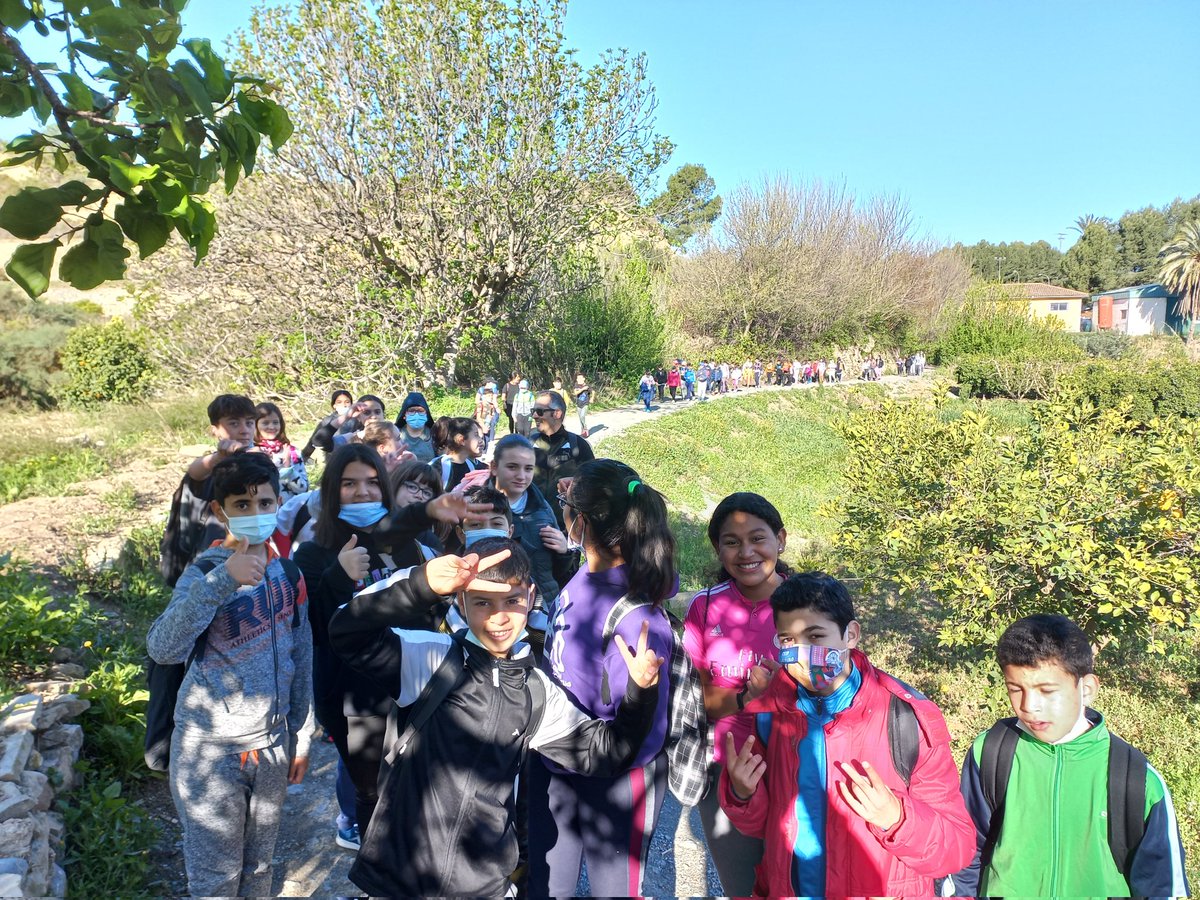 CeipSanPablo's tweet photo. Hoy, toda la etapa de primaria hemos salido de excursión con recorridos distintos para cada tramo, a por los 10000. OBJETIVO LOGRADO!!!🙌🏼🙌🏼🙌🏼
@EscuelasActivas 
@disfrutaventur https://t.co/iVnicb9fiH