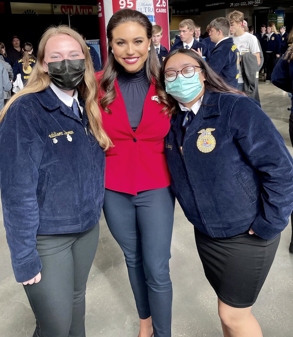 bryanurbanag's tweet photo. Great message this morning at @NebraskaFFA opening session from Miss Nebraska @morganholen about focusing on character, experiences, and relationships and ditching labels. Thanks for the wisdom and selfies! https://t.co/8EMeaWvglX