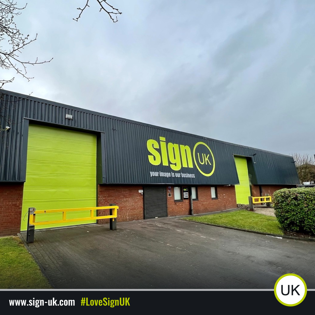 Sign_UK's tweet photo. Proud to present our factory makeover! 😍 Freshly painted by Spray-Tec and striking new signage to match. We also have new low energy lighting by @VisionLighting_ being installed today to complete the works! Let us know what you think!

#SignUK #NewSignage #Oldham #LoveSignUK https://t.co/GoBXsIgrcP