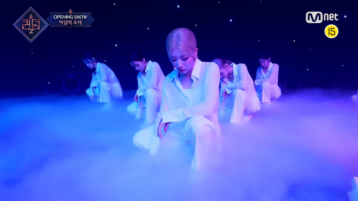 gemyisg's tweet photo. เหมือน #LOONA คิดมาแล้วว่าจะแสดงภาพลักษณ์แบบไหน คือเราจะไม่ใช่เกิลกรุ๊ปแบบที่คุณจะนึกภาพตาม ไม่ใช่แค่ว่าเกิลครัชหรือไม่แบ๊ว ลูนเลือก perform เวย์ more masculine มันทำให้โชว์มีความ neutral ง่ายๆ คือสเปคตรัม stereotype มันถูกขยับ จะไม่อ่อนหวานหรือมีมุมอ่อนไหวก็คือผู้หญิง #QUEENDOM2 https://t.co/wWy01zos2O