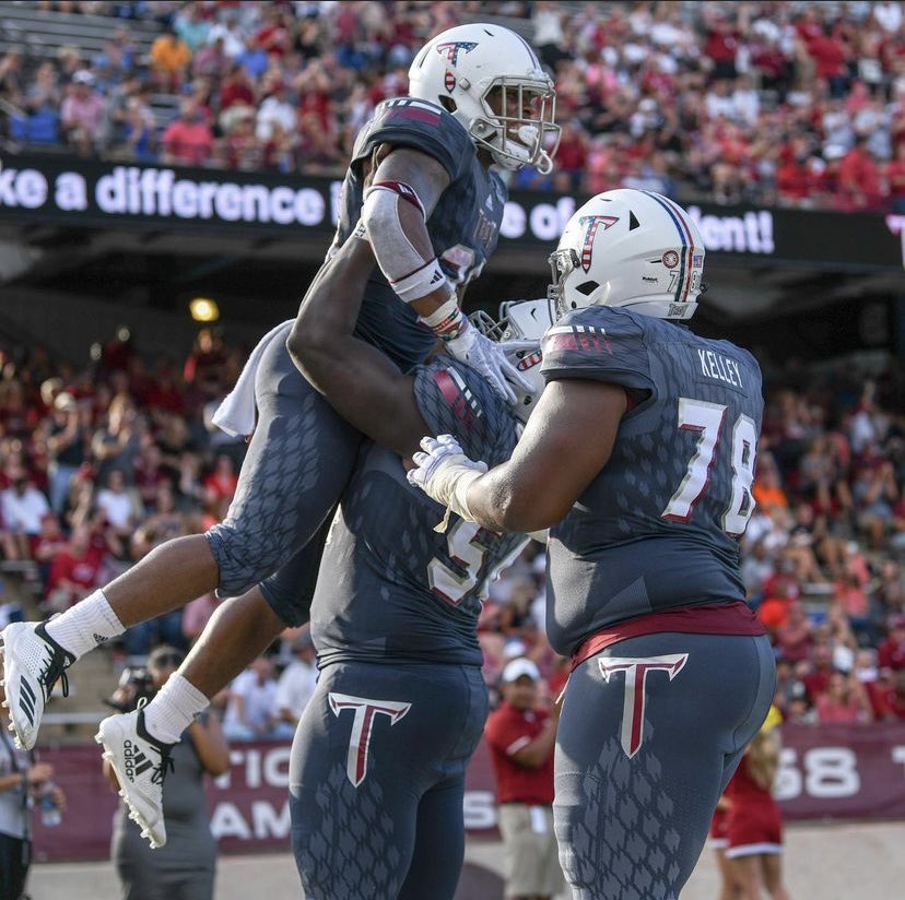 SiasSebastian's tweet photo. Excited to announce I have received a D1 offer from Troy University.⚔️ Truly blessed. 🙏🏽 Thanks to @cole_popovich and @CoachJonSumrall for this big opportunity. #NFB #BCPride @Coach_Snelling @Coach_Hays2 https://t.co/NcJdMjmbg7