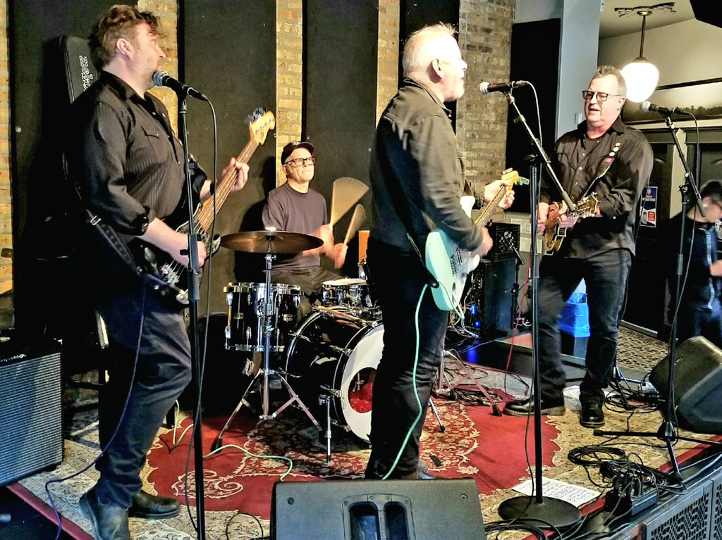 WacoBrothers's tweet photo. #SoundCheck #Gman #BarIsOpen #MusicAtNoon https://t.co/HGiu6OYUhS