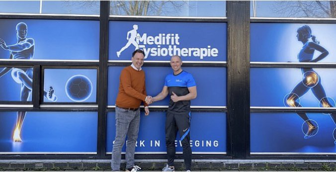 RBC heeft er weer een nieuwe sponsor bij: Medifit Fysiotherapie. Ze zijn sinds dit seizoen al aan RBC verbonden als medisch en fysiek begeleider, maar nu zijn ze ook toegetreden tot het RBC Netwerk. Welkom! ➡️ rbcvoetbal.nl/nieuws/0704202… 🧡💙 #SamenHogerop