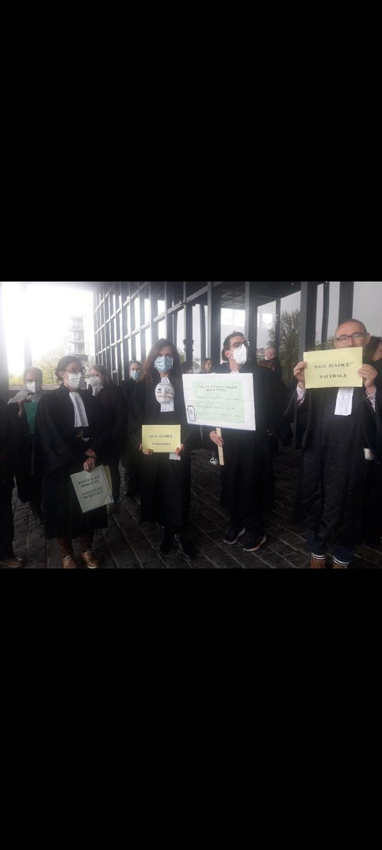 NantesSaf's tweet photo. Au tribunal de Nantes l'indigence des moyens est toujours là, la souffrance des personnels aussi,le navire prend l'eau.
Alertes régulières depuis près d'un an
A ce jour aucun moyen supplémentaire durable.
Quelles solutions pour une justice digne enfin ?
 @E_DupondM 
@justice_gouv https://t.co/LQfQUpwFCh