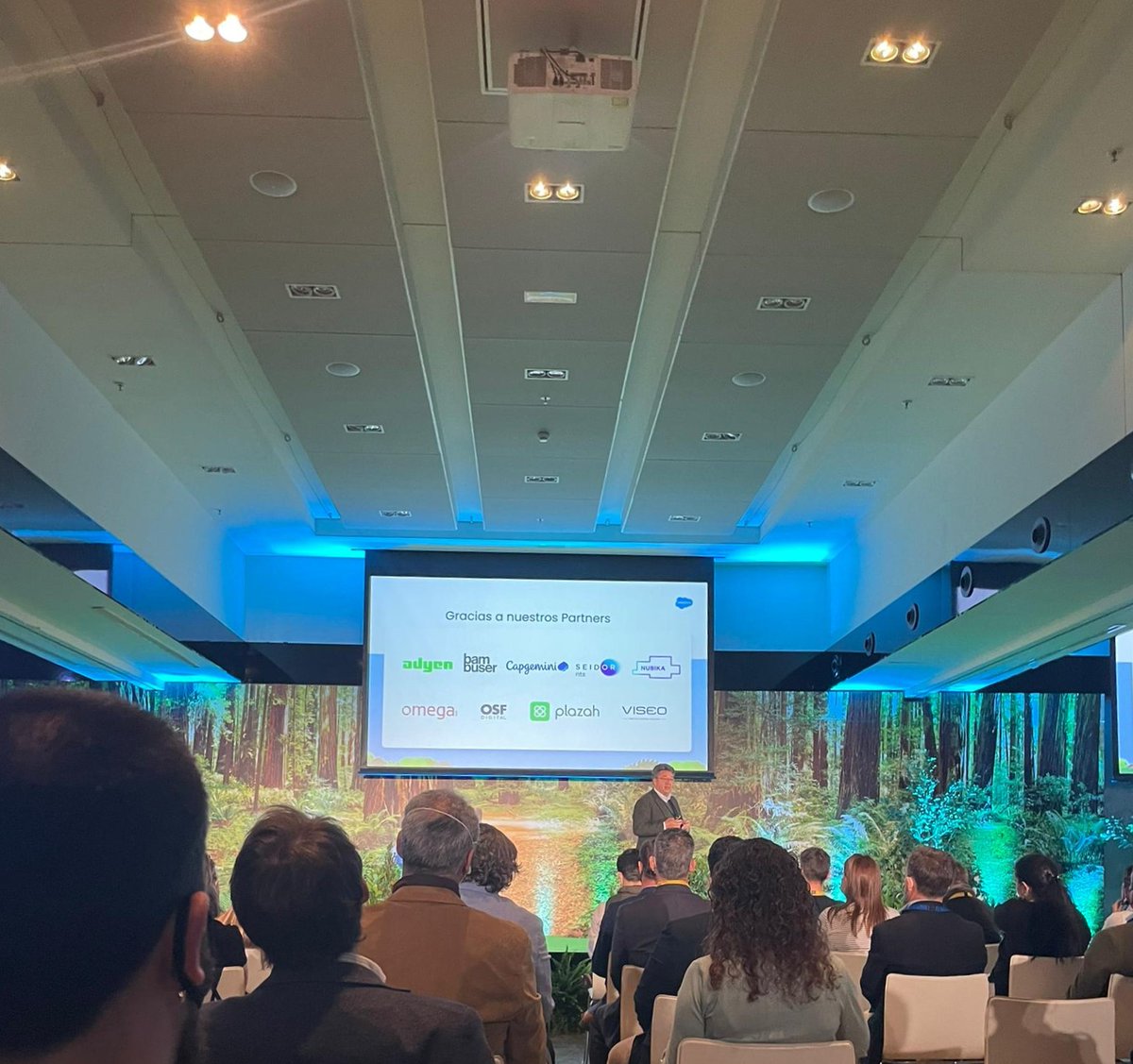 adyen_es's tweet photo. ¡Muy contentos de haber estado en el #ShopperFirst! El evento en el que, de la mano de nuestro partner @SalesforceES , hemos podido conocer las #novedades y #tendencias claves para el #ecommerce ☝️
#reddepartners https://t.co/ylMUb3k3mc