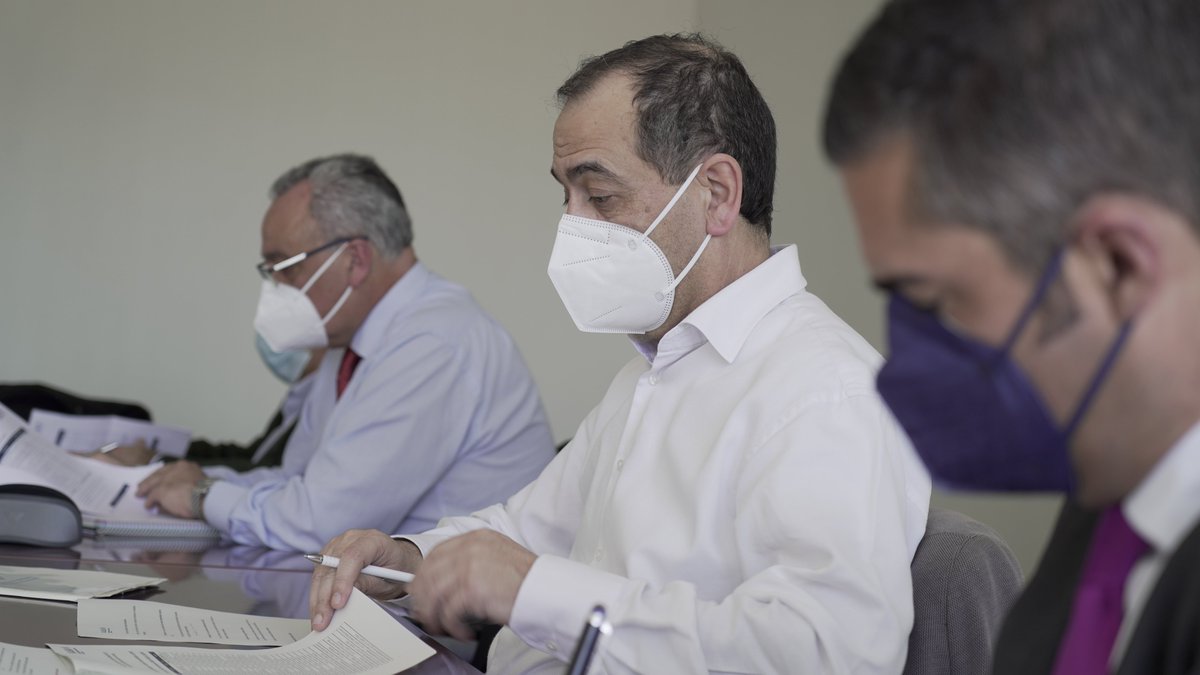FEEDAAscensores's tweet photo. 📸Jesús Marino, nuevo Presidente de #ACyLEAS (Asociación Empresarial de Ascensoristas de Castilla y León).
Aprobado por unanimidad 🤝 https://t.co/zCTkHjP6Kd