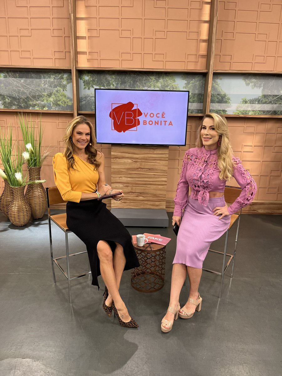 VoceBonita's tweet photo. O que você sabe sobre compulsão alimentar será que é fato ou fake? 🤔A nutróloga Dra. Liliane Oppermann desmistifica esse assunto com a gente! Não perca 😉
#tvgazeta #vocebonitatv #saude #nutrologo #fatooufake #compulsaoalimentar https://t.co/i5CHJQR7mB