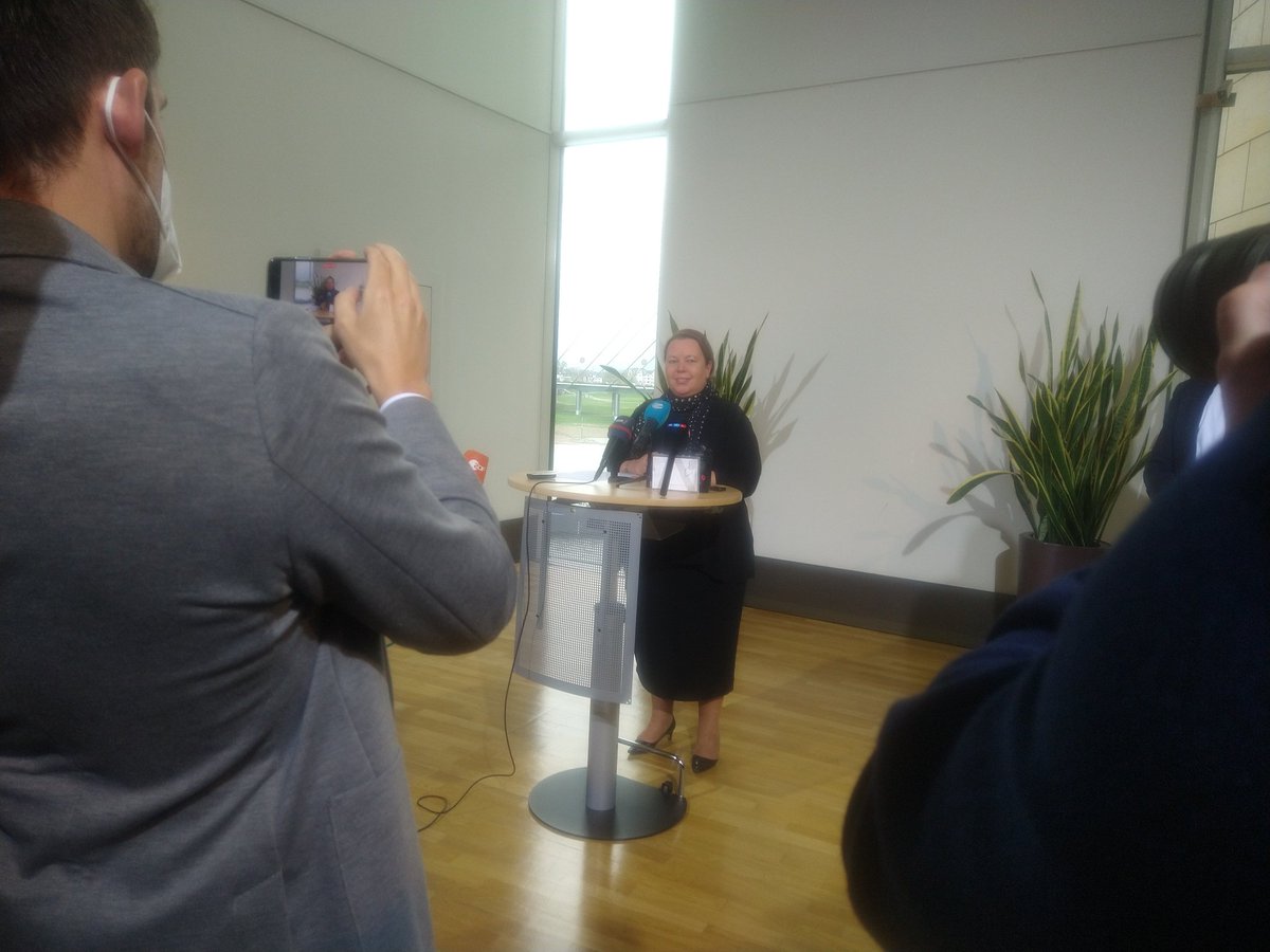 Isch over. #Mallorcagate 

NRW-Umweltministerin <a href="/HeinenUlla/">Ursula Heinen-Esser</a> hat <a href="/HendrikWuest/">Hendrik Wüst</a> ihren Rücktritt angeboten.