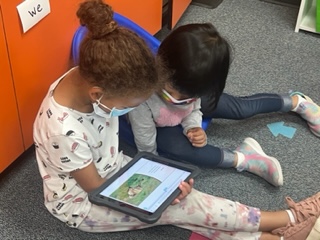 iEmListening's tweet photo. Today, 1st graders went to see Kinder students to read to them and teach them about animals they have been researching in class. Such a great experience! Love seeing students engaged and learning. @SWE_Explorers  @MehtaSwe https://t.co/89QJV1oERI