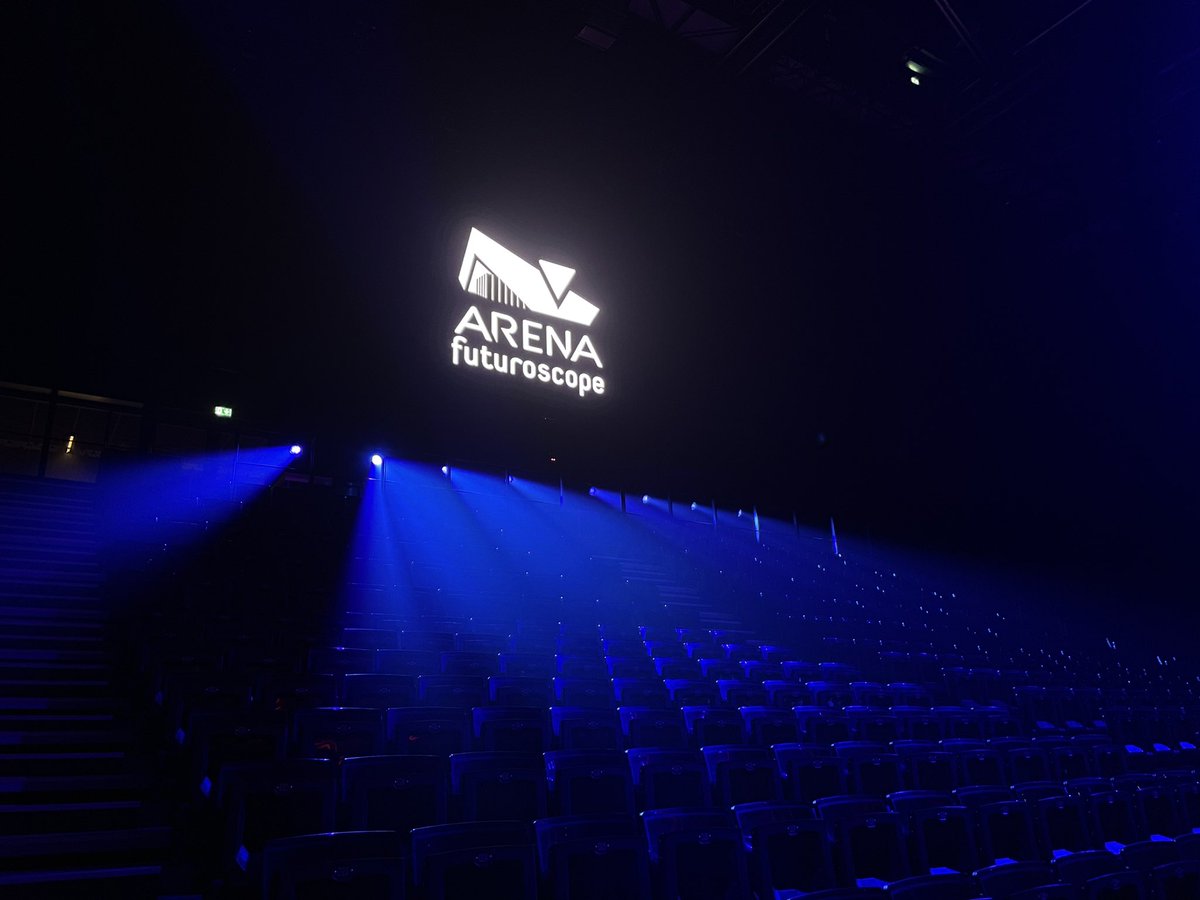 departement86's tweet photo. L’Arena #Futuroscope en images ! 📸

Vous pourrez la découvrir avec les premiers événements prévus dans quelques jours : match du @pb86officiel 🆚 #Lyon, Caravane des Sports, concert d’@angele_vl le 6 mai, match de l'équipe de France de volley-ball 🆚 les Pays-Bas le 27 mai… https://t.co/0fKHla20RG