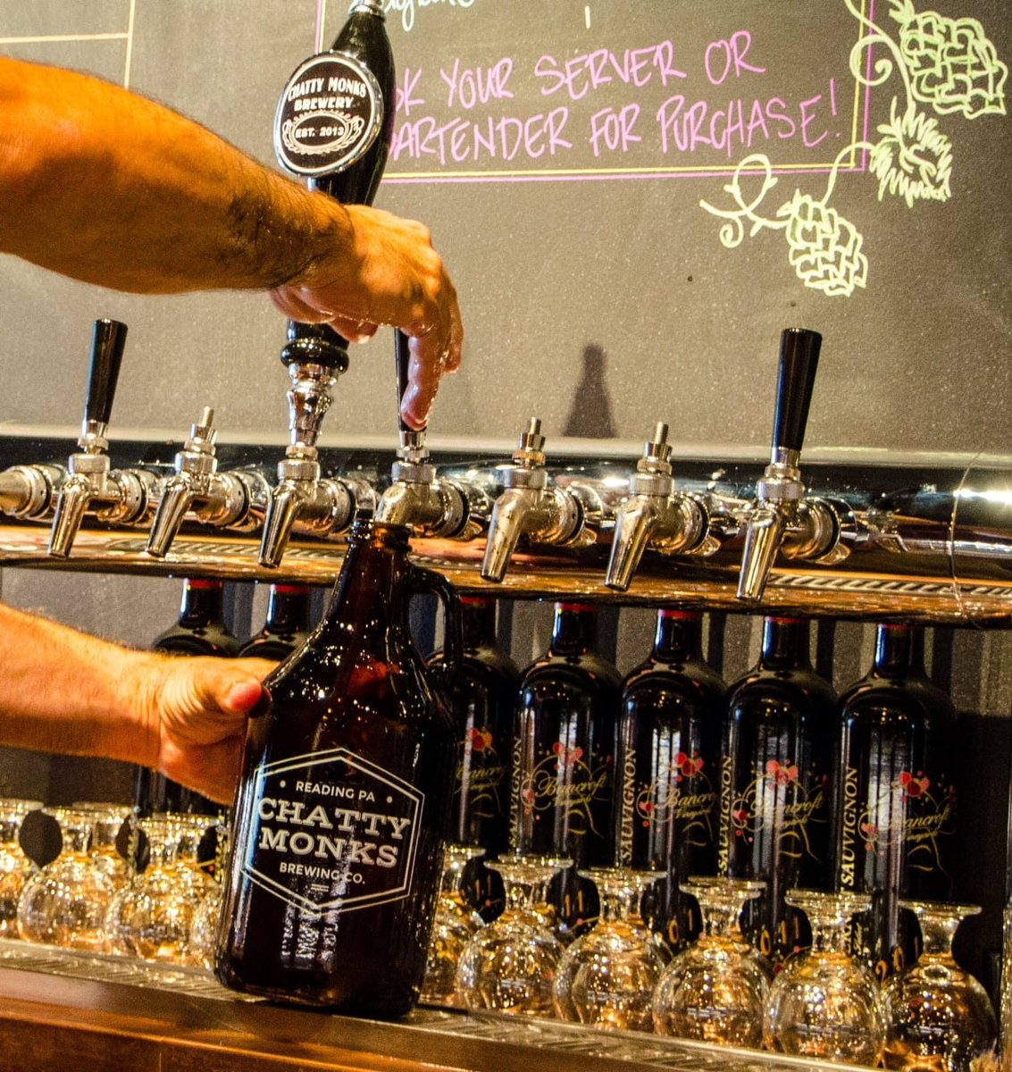 GreaterReading's tweet photo. Cheers! 🍻It is National #BeerDay! 

Greater Reading is a brew hub with several #breweries within a ten-minute drive of one another. Whether you favorite is a porter, IPA, sour or a Belgian, we encourage you to visit one of the many breweries located here! 🍺 #beer https://t.co/lHdx63Tcbz