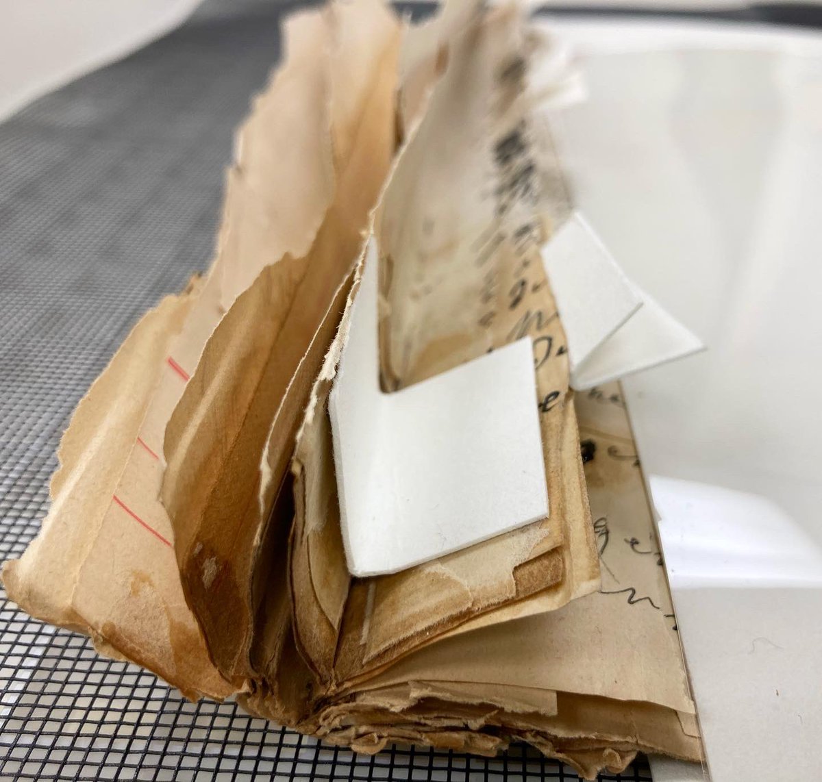 NUL_PresCons's tweet photo. “I guess when you’re an anarchist, your binding is anarchy.” - Nicole, as she tries to repair the journal spine (aka chunk of glue) of the amazing French revolutionary (and anarchist) Louise Michel.
#ConservationLife
https://t.co/88jRac7j0k https://t.co/2ytT6tSTO1