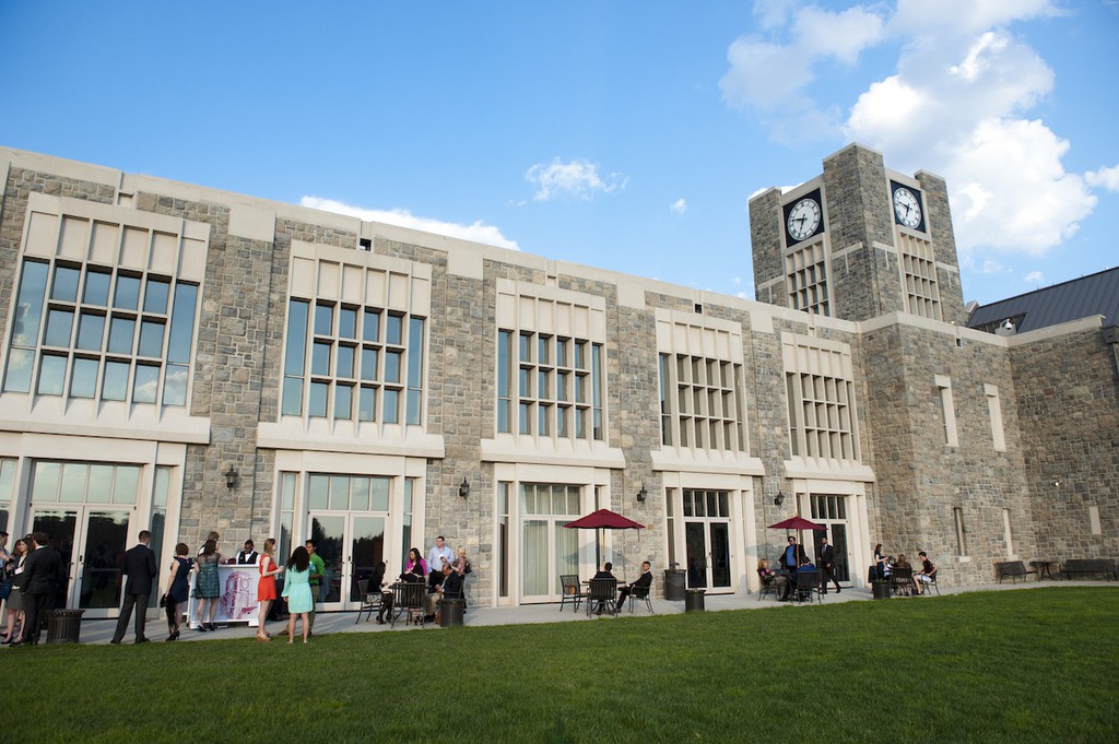 From state-of-the-art technologies to access to world-class activities, find out how The Inn at Virginia Tech can be the perfect solution for planning a company bleisure trip!

Read more 👉 lttr.ai/vASI

#bleisure #business #leisure #travel #businesstravel
