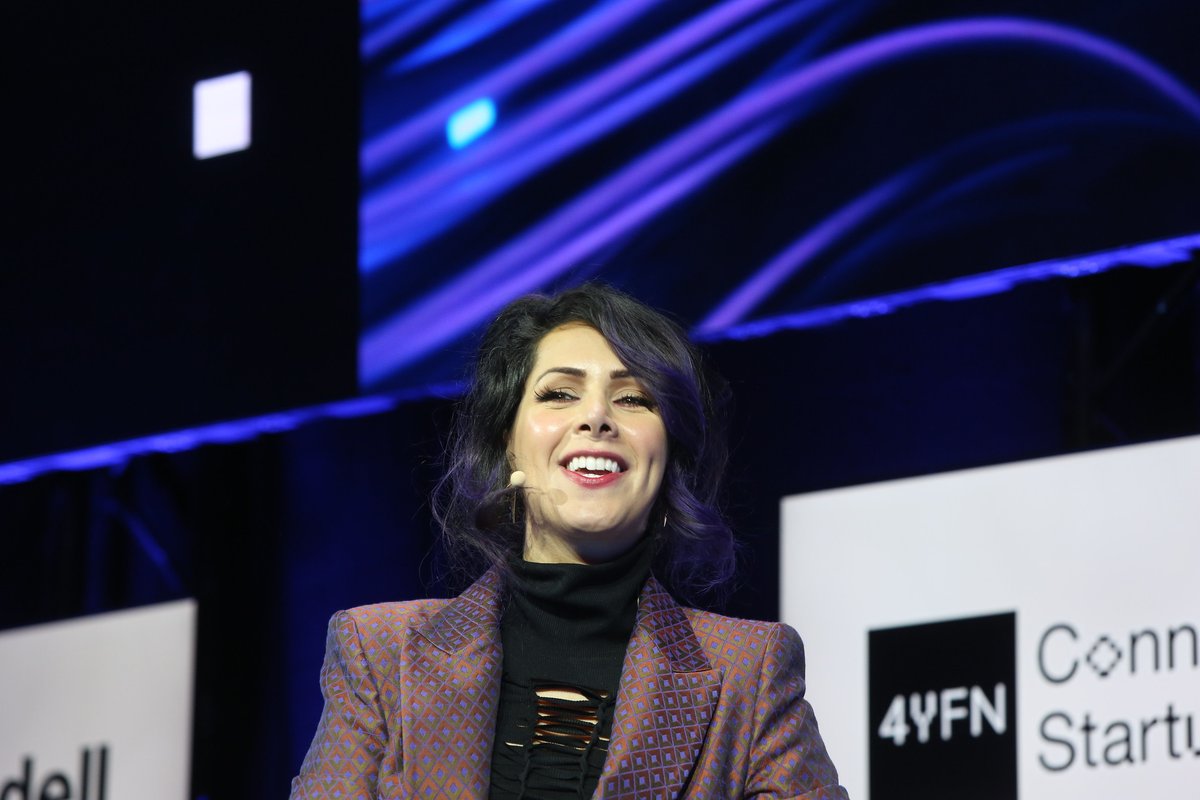 zina_cinker's tweet photo. I had so much fun doing the fireside chat at @4YFN_MWC  about
𝗠𝗔𝗧𝗧𝗘𝗥𝘃𝗲𝗿𝘀𝗲 𝘁𝗼 𝗠𝗲𝘁𝗮𝘃𝗲𝗿𝘀𝗲

How can bio synthetic intelligence, radical atoms &amp; #frontiermaterials change the way we experience future of living?

#matterverse #metaverse https://t.co/1cFpyiDWDC