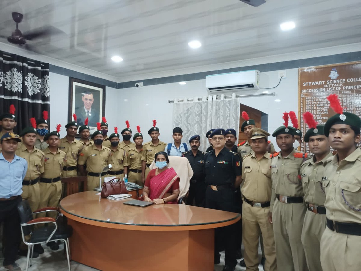 OneODArtyBtyNCC's tweet photo. #OC1ODArtyBtyNCC visited #StewartScienceCollege under #1ODArtyBtyNCC #NCCCuttackGp to interact with principal,Dr(Mrs) Deepa & discussed on #NCCTraining & awareness of #BoodDonation, #OrganDonation campaign.ANO & Cdt were present
@utkalpride @kalinga_sagar @HQ_DG_NCC @DHE_Odisha https://t.co/6BBKOkxpE1