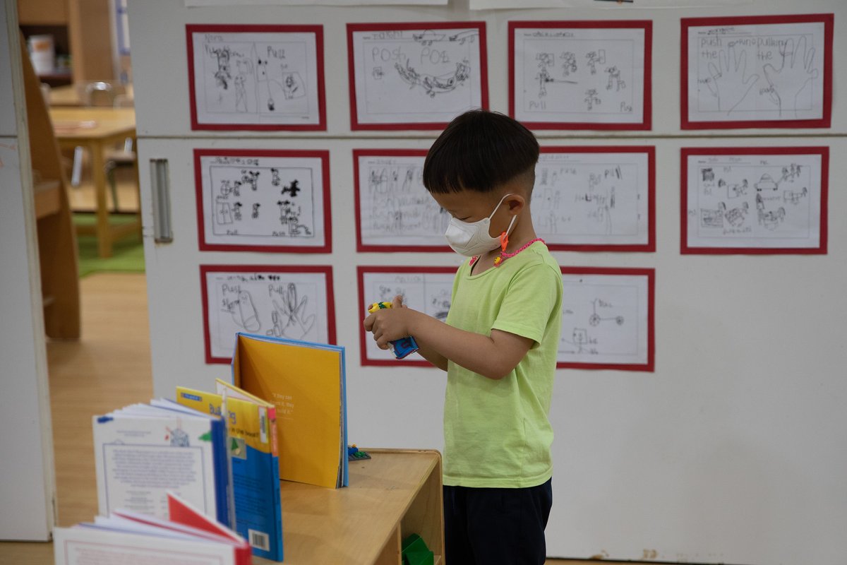 AISChennai's tweet photo. Learning is fun at #AISChennai and a peek into our KG classrooms will show you exactly that! Curiosity, creativity and a love of learning is planted in our youngest students in #AISCElementary through play-based lessons. 
#AISCInTheClassroom #AISCPlayChoice https://t.co/Z9Tw7LrYZO