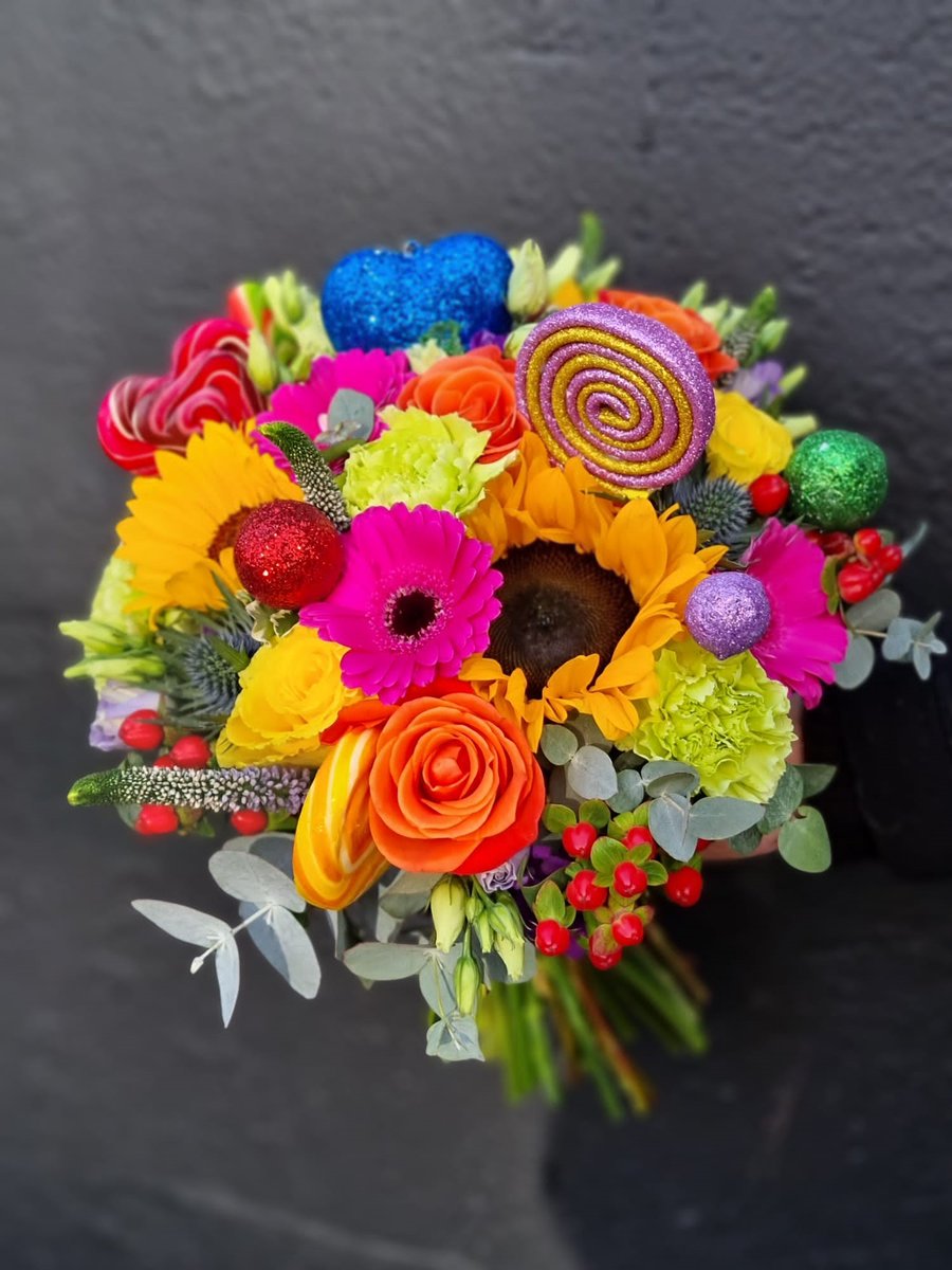 Such amazing colours in our Charlie and the Chocolate Factory themed wedding flowers 😍😍😍😍😍