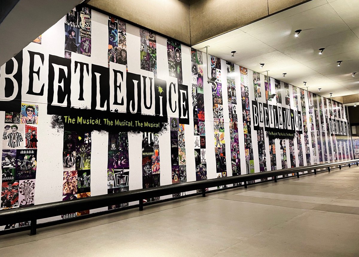BeetlejuiceBway's tweet photo. You can't make every wall an accent wall...so just make one really, really big accent wall! 💚 Here's a first look at our  #BeetlejuiceBway Fan Art Mural!

Thank you to the 700+ fans who submitted boo-tiful artwork. We're thrilled to have you as a part of our new haunted house. https://t.co/dQxaU7kVQI