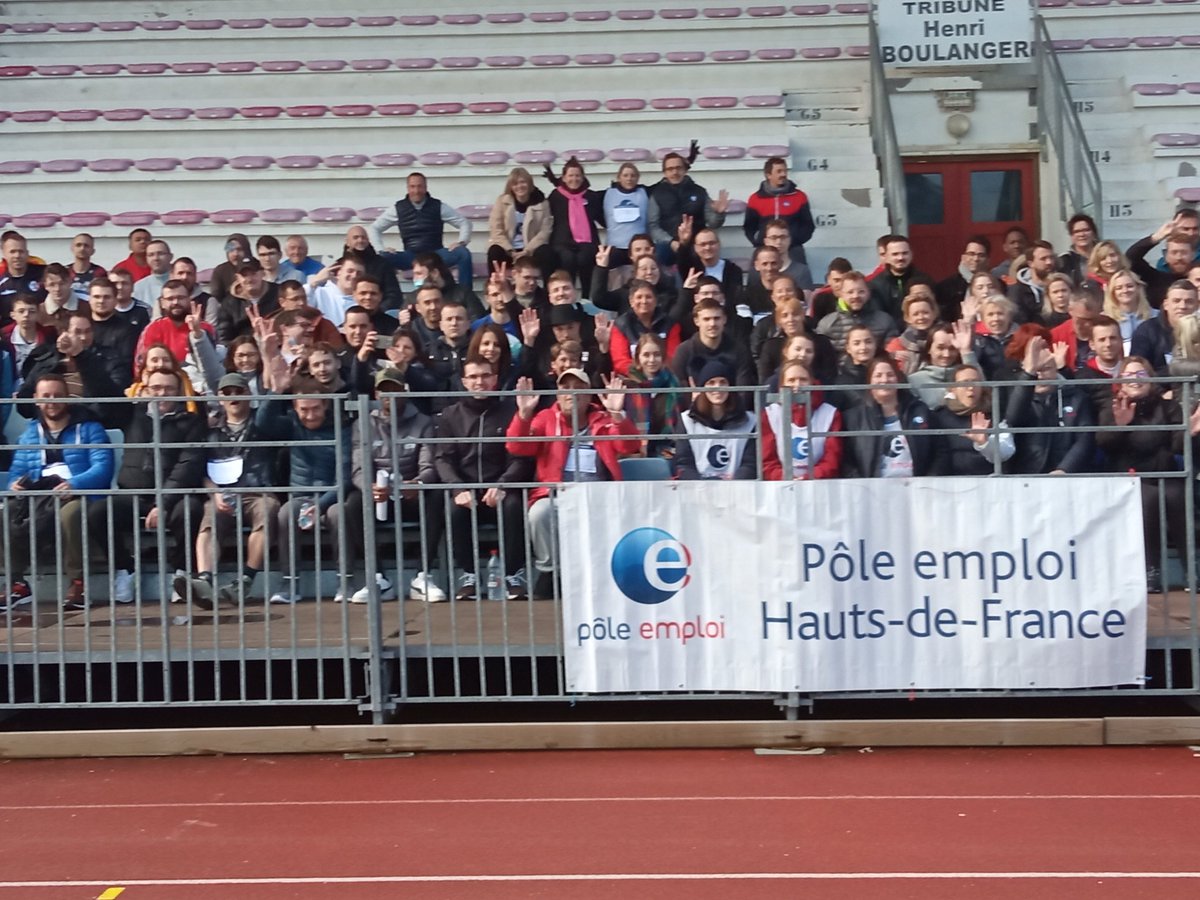"Du Stade Vers l'Emploi" à Boulogne ce jeudi 7 Avril.
➡️ Des RDV pris 
➡️ Des #recrutements à venir
#Satisfaction des 83 demandeurs  d'emploi et des 13 employeurs qui ont partagé les ateliers sportifs.
 Bel engagement 👍
 Merci aux partenaires <a href="/LigueHDFA/">Ligue Hauts-de-France Athlétisme</a> <a href="/BoulogneAc/">Boulogne Athletic</a> <a href="/Synergie/">Synergie</a>