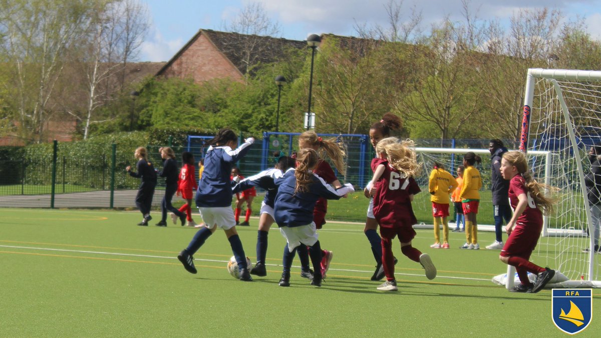 RFitzroyAcademy's tweet photo. Our year 3 &amp; 4 girls football team had an amazing time at the @croydonssp football tournament held at Heavers Farm.

It was great to see the girls get stuck into some competitive fixtures! #PEatRFA https://t.co/igP3FPdQhZ