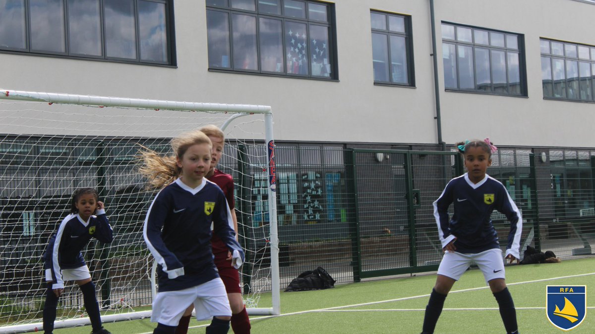 RFitzroyAcademy's tweet photo. Our year 3 &amp; 4 girls football team had an amazing time at the @croydonssp football tournament held at Heavers Farm.

It was great to see the girls get stuck into some competitive fixtures! #PEatRFA https://t.co/igP3FPdQhZ