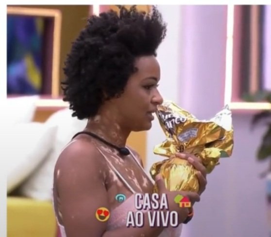 RCRobertinha's tweet photo. Nathy nunca comeu um ovo de Páscoa tão amargo obrigada  @Lacta  hahaha https://t.co/h3Zc1L9G7Y