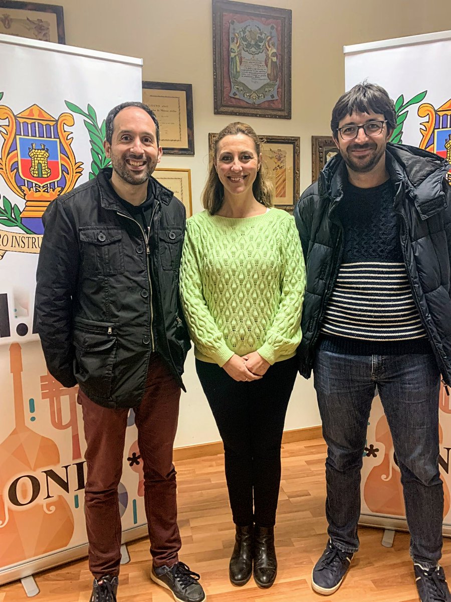 lafrescafm's tweet photo. 🔊#PARLEMDEFESTA con @rosanaguill7 ☪️✝️ La Música gran protagonista de las fiestas. @CarlosCastalla y Marcos Pérez, director y compositor de la Banda de Música Onil, nos hablan del concierto de música festera del próximo domingo

👂Entrevista en https://t.co/179KBClWfg https://t.co/3VXlFNnyVw