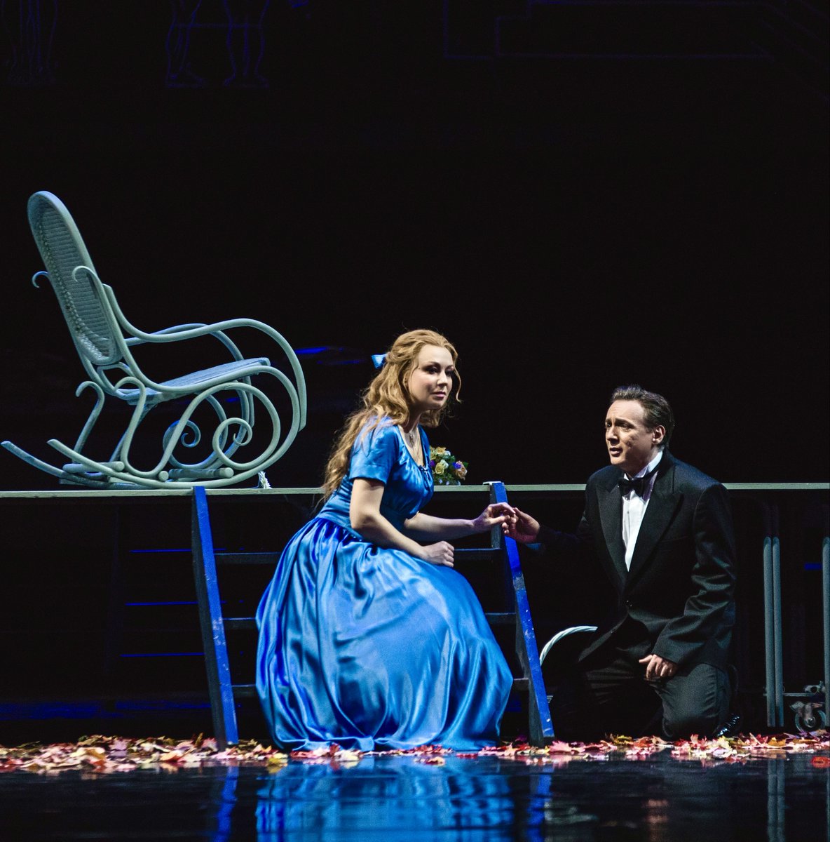 〝J'écoute! Et je comprends cette voix solitaire
Qui chante dans mon cœur!〞
So happy to make my debut <a href="/NationalOpera/">Εθνική Λυρική Σκηνή | Greek National Opera</a> #Athens tonight, singing one of my most beloved roles: Marguerite in #Faust! It’s a production by Renato Zanella with Pierre Dumoussaud conducting. ToiToiToi!🍀