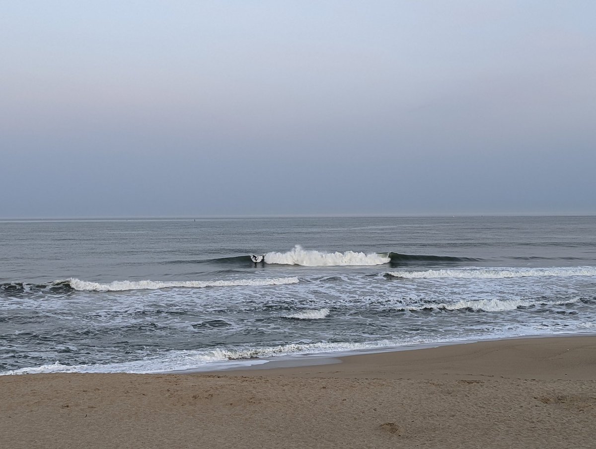 m1spike's tweet photo. Thank you Poseidon! A rare spring surfing day... High pressure and offshore winds lining up with an overhead north swell! Yewwwww! #getpitted #surfing #halfmoonbay https://t.co/Nos1eX2NCk